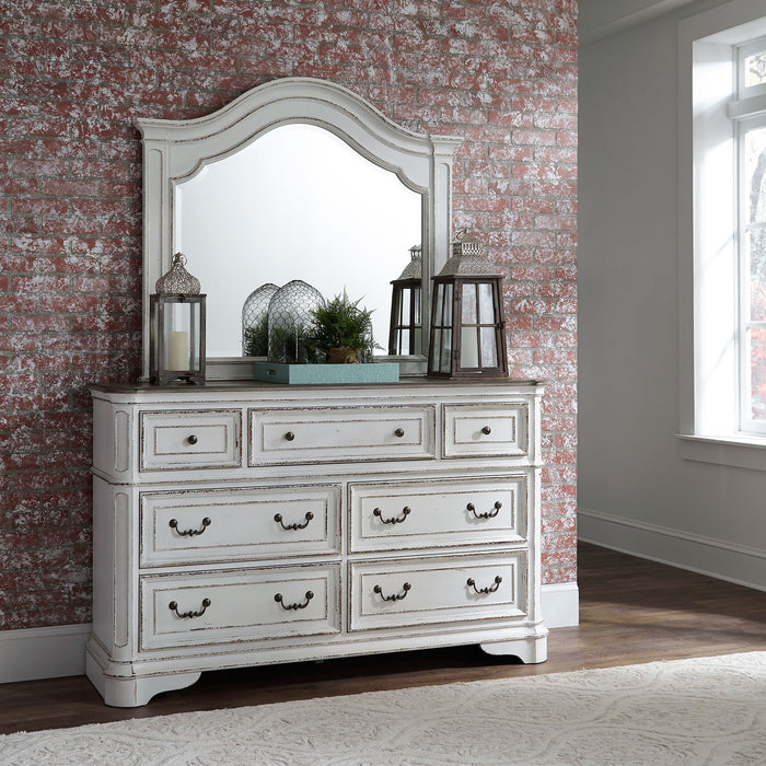 Magnolia Manor - 7 Drawer Dresser